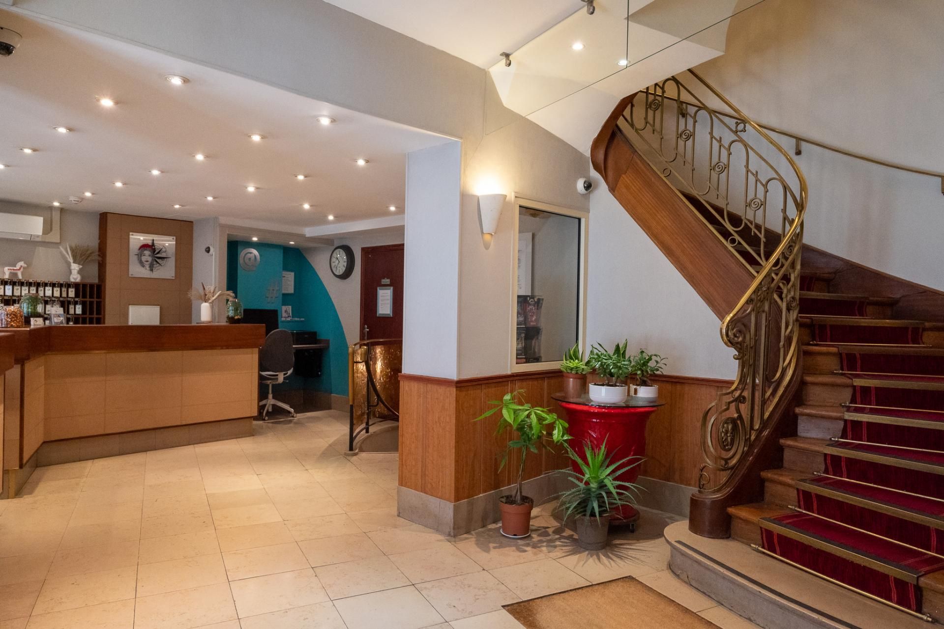 Ouest Hotel - Réception